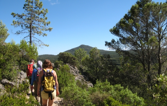 passage dans le cirque dolomitique de Mourèze