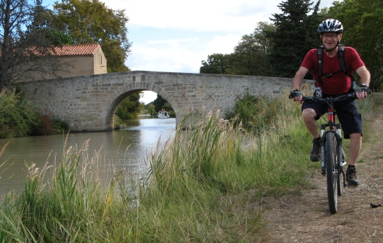 Cycling along the Canal du Midi in Languedoc-Occitanie